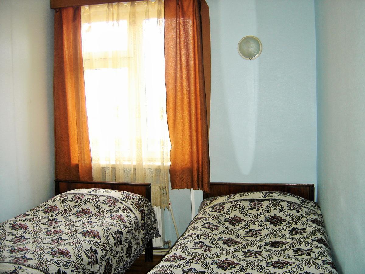 Lilo Near Airport Отель Тбилиси